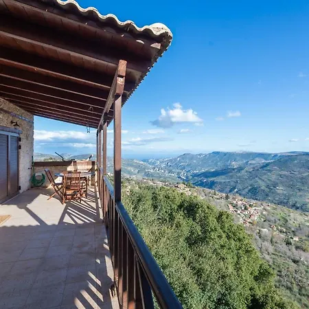 Apartament Iliades *